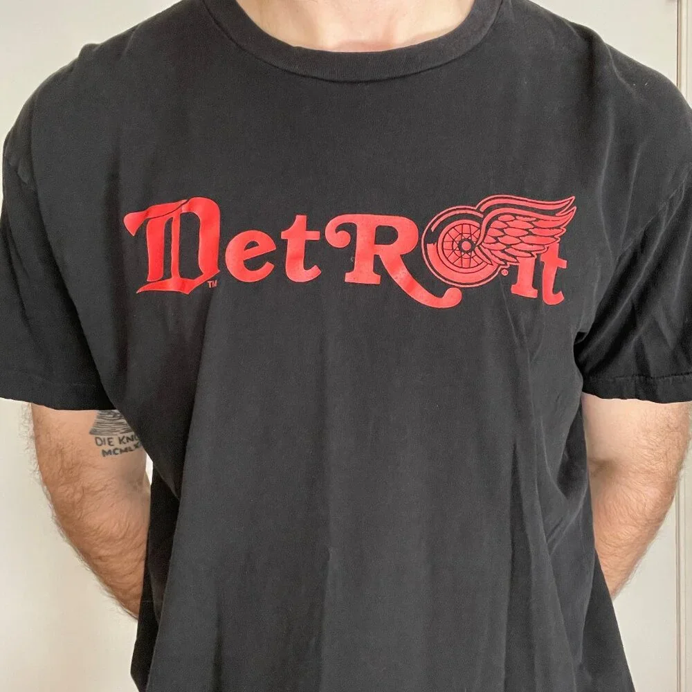 Men's Made In Detroit T-Shirt Size Medium M Black Red Wings Hockeytown